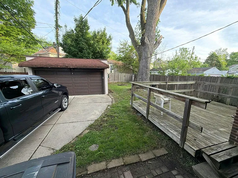 4111 Carthage Rd — Photo 2