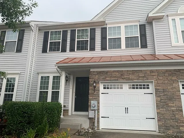 3 bed, 2.5 bath, $2,000 — Photo 2