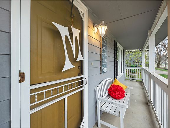 3rd image of 5558 Kensington Cir