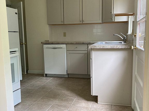 3rd image of 137 Central St