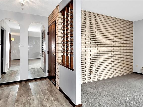 3rd image of 9605 S Komensky Ave APT 201