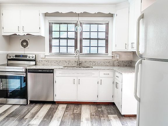 4th image of 7417 Wentworth Ave