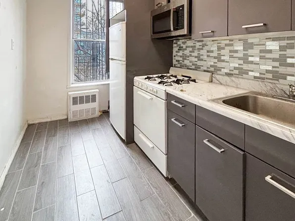 191 17th Street image 1 of 9