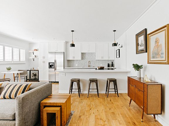 2nd image of 960 Larrabee St APT 111