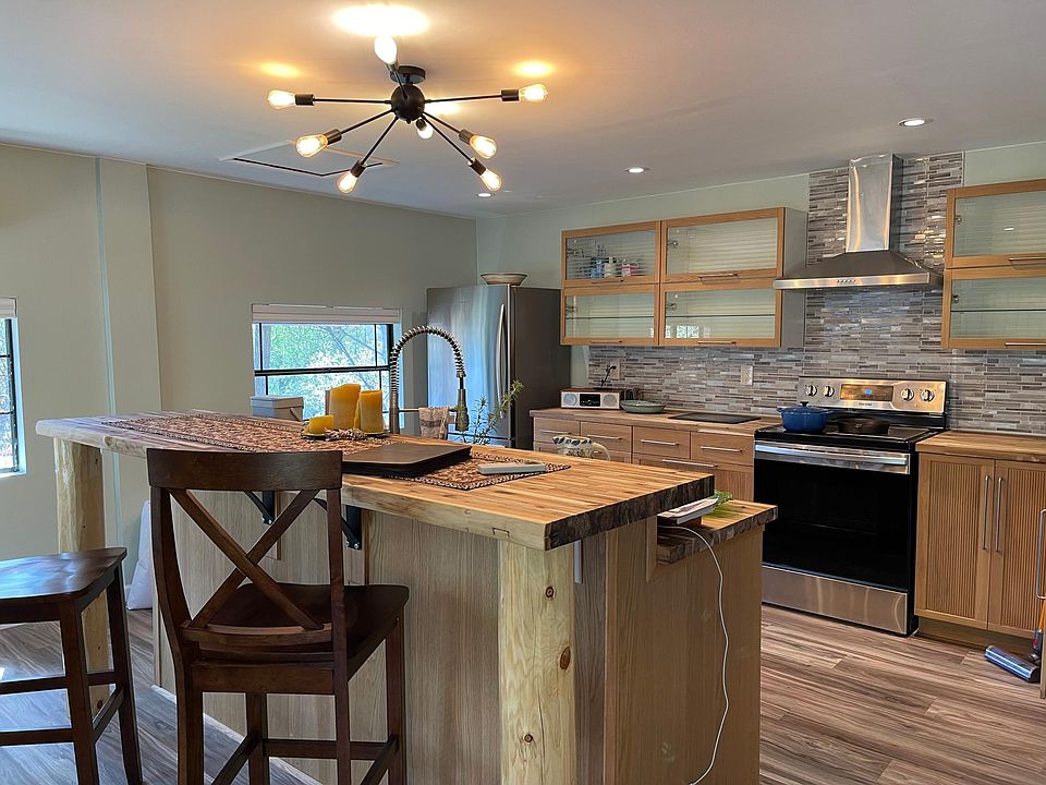 New Kitchen with Breakfast __ Bar