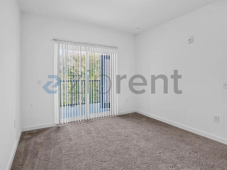 525 Parkway Dr #403 — Photo 12