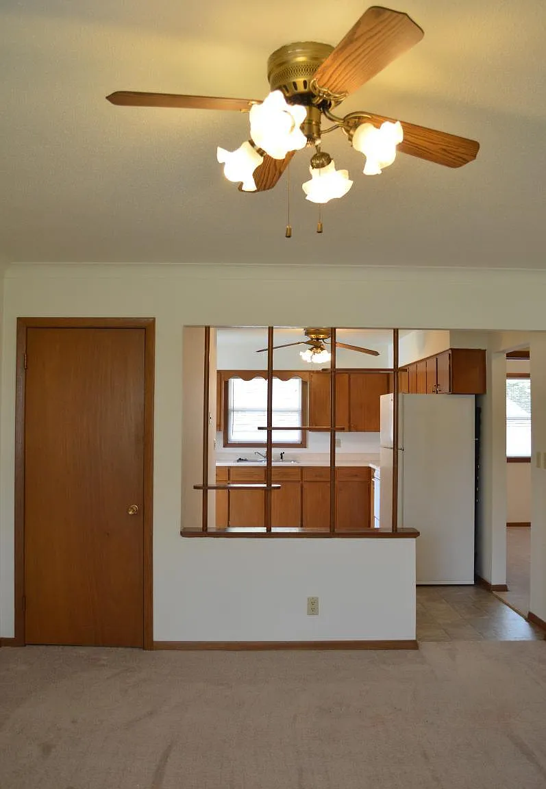 2 bed, $1,095 — Photo 2