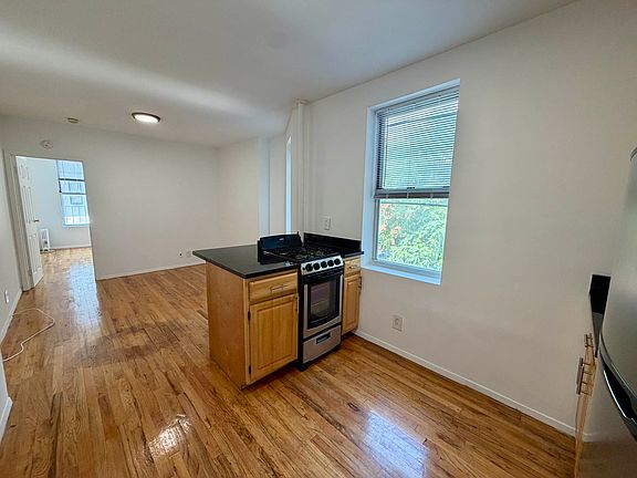 3rd image of 3 Clinton St APT 9