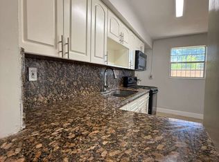 516 NW 179th St, Miami Gardens, FL 33169