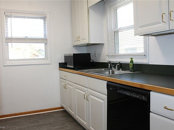 5th image of 18 Oakleigh Dr