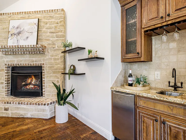 3606 S Versailles Ave — Photo 18