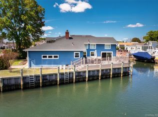 2 E Lido Promenade, Lindenhurst, NY 11757