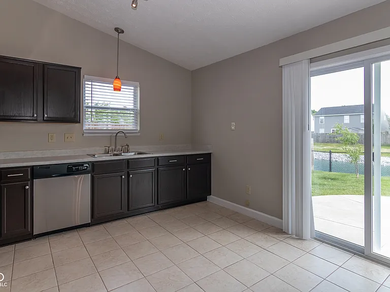 815 Tall Timber Dr — Photo 9