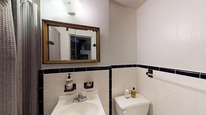 Rented by Bond New York | media 16