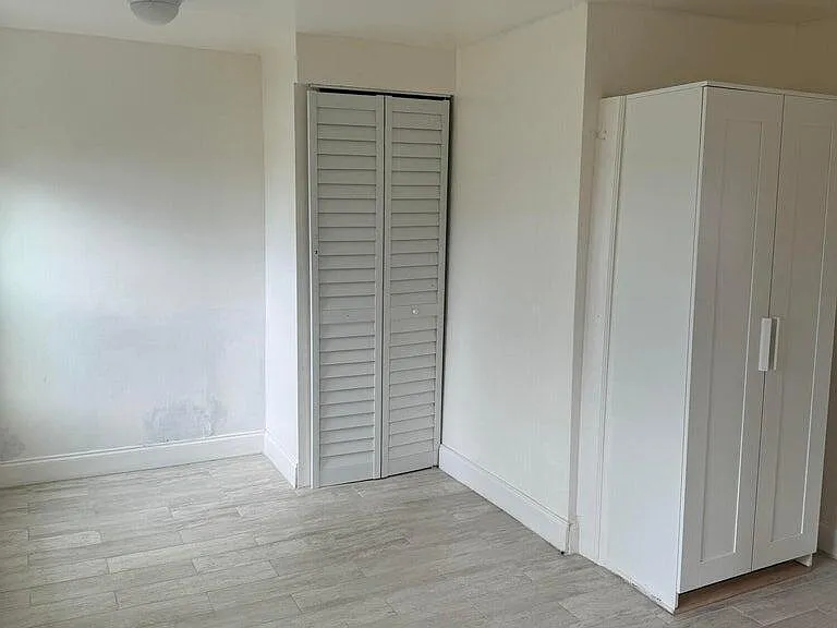 1617 Avenue E — Photo 10