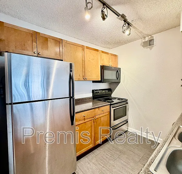 2500 Winding Creek Blvd #H202 — Photo 4