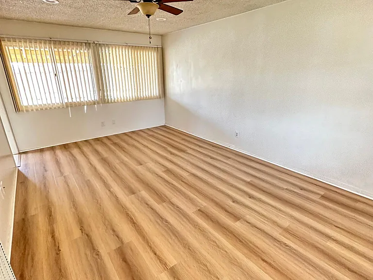 1696 Buckeye Dr — Photo 2