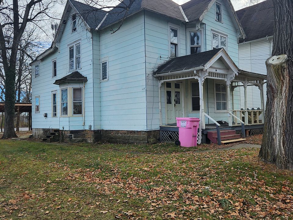 1st image of 25 Douglas Ave #3