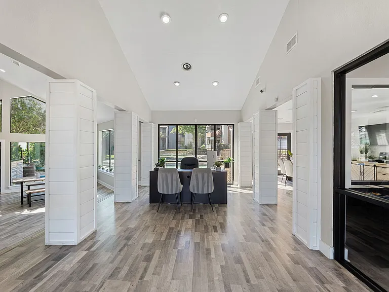 The Admiral Apartments — Photo 13