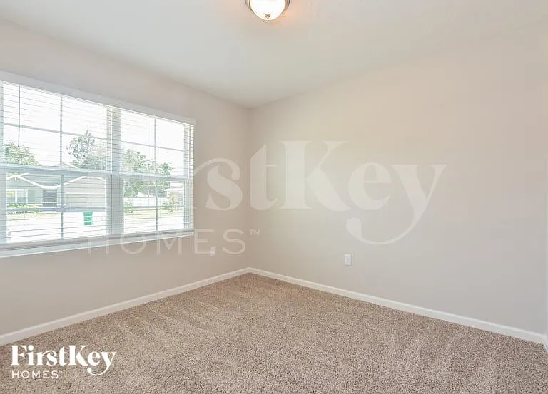 545 Sorrento Dr — Photo 12