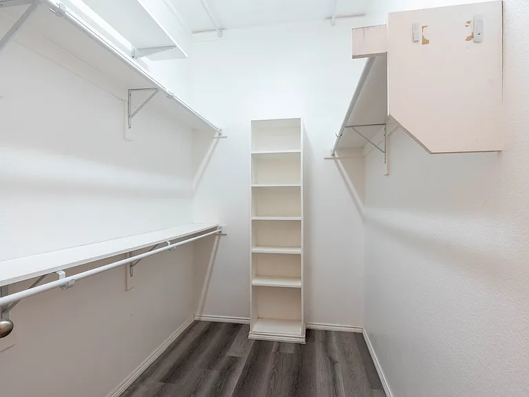 2505 Monroe Dr — Photo 10