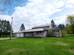 7460 Danielczak Rd, Armstrong Creek, WI 54103