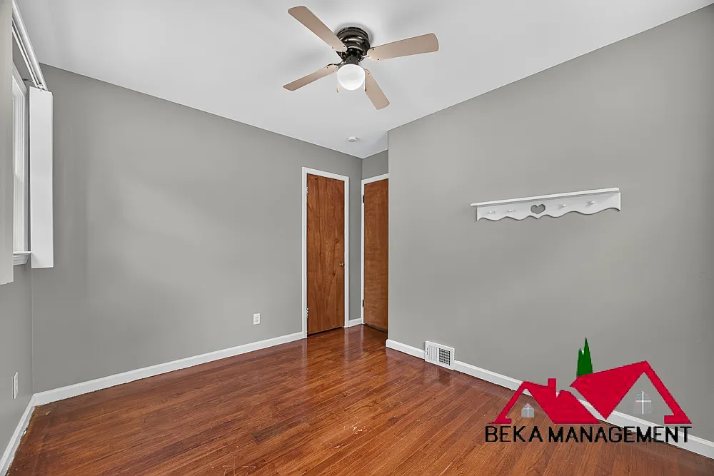 3 bed, 1.5 bath, 1000 sqft, $1,500 — Photo 1