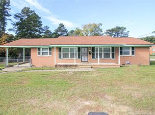 1637 Minurva Dr, Fayetteville, NC 28301