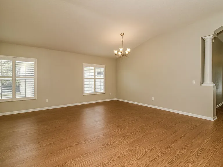 633 Straw Lake Dr — Photo 5