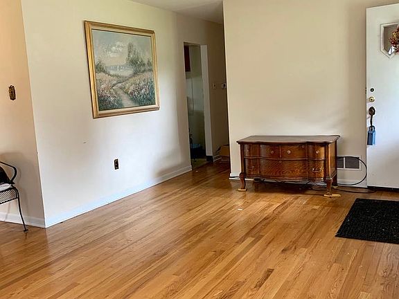 4th image of 285 Northview Dr