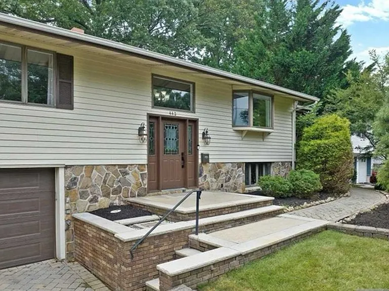 442 Wildwood Rd — Photo 3