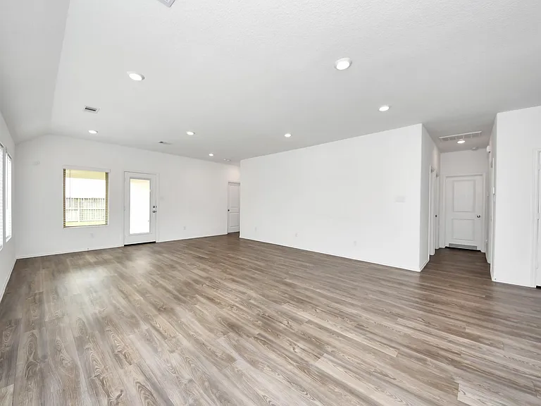 26631 Castiel Dr — Photo 30