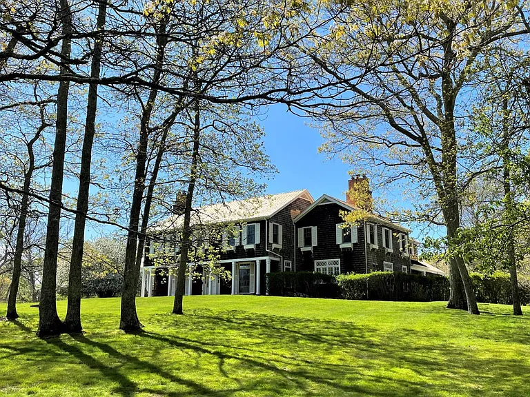 111 Cove Hollow Rd — Photo 3