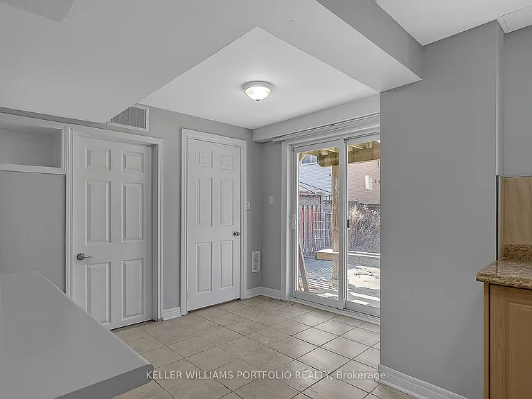 99 Dells Cres — Photo 32