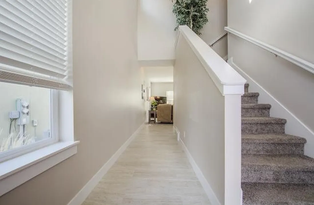 5 bed, 3.5 bath, 2929 sqft, $3,200 — Photo 2