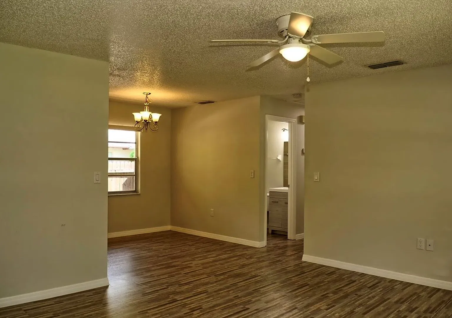 Duplex in Colonialtown — Photo 4