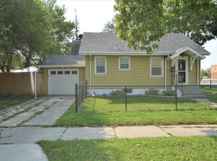 221 13th Ave SW, Aberdeen City, SD 57401