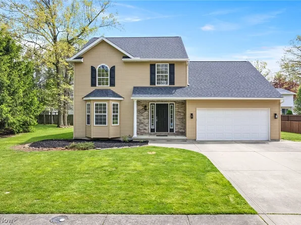 821 Grantwood Ave, Sheffield Lake, OH 44054