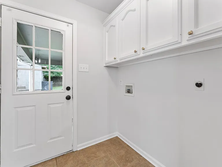 14223 Parkview Dr — Photo 6