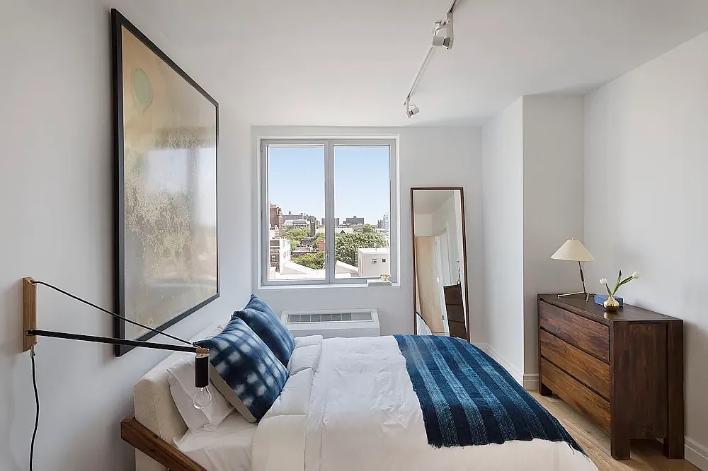 300 Ashland Place — Photo 2