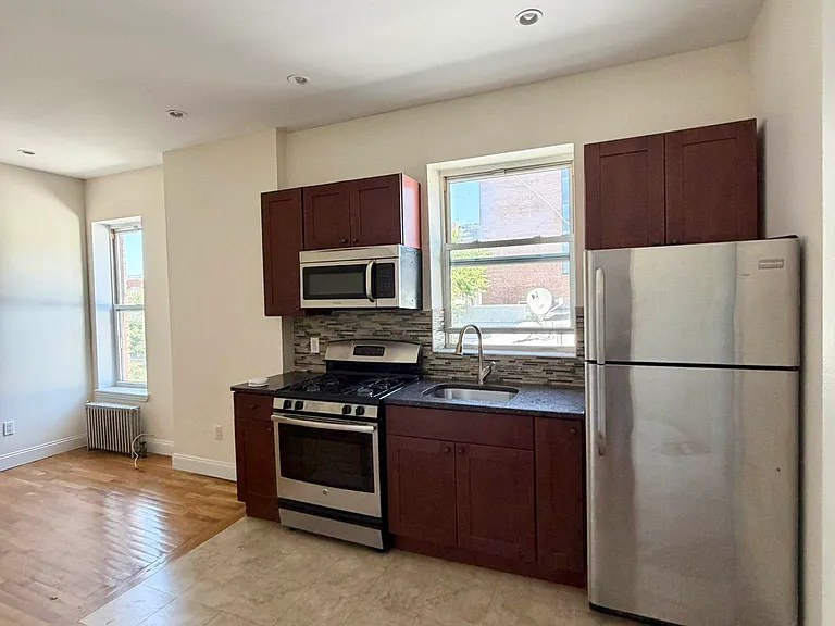 305 Clarkson Ave #8 — Photo 1