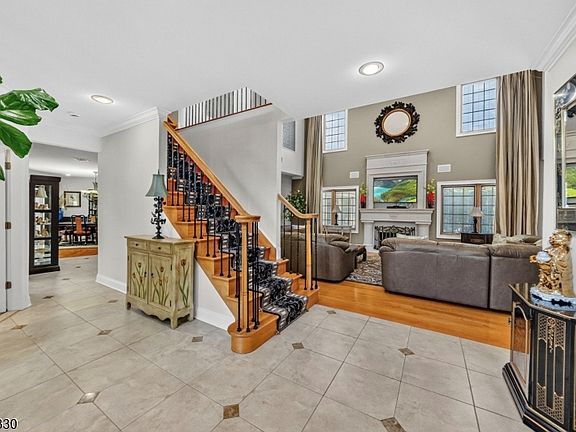 4th image of 276 Northview Ter