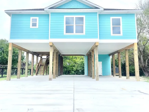 449 Swan Point Marina Rd, Seadrift, TX 77983