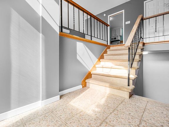 3rd image of 59 Hollyoake Ln