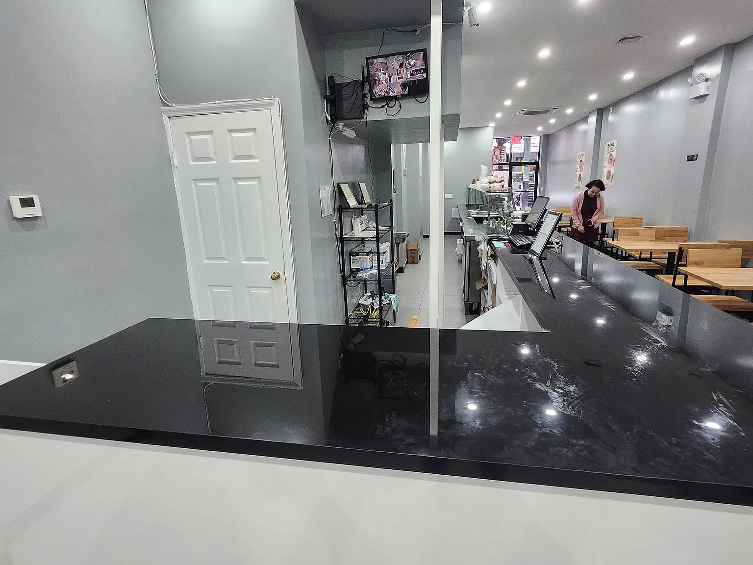 Studio, 1400 sqft, $8,000 — Photo 3