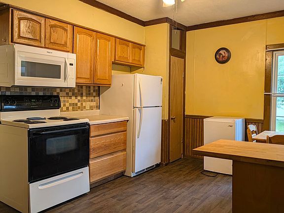 3rd image of 208 S Maiben St