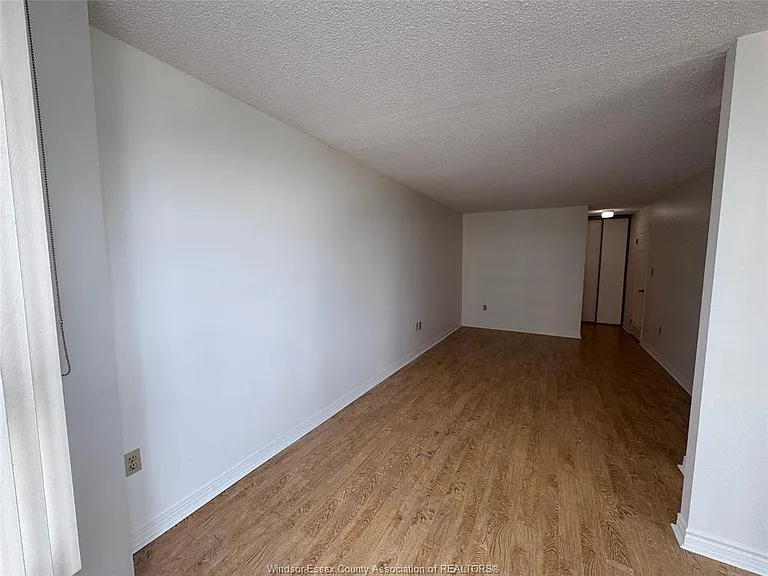 75 Riverside Dr E #406 — Photo 4