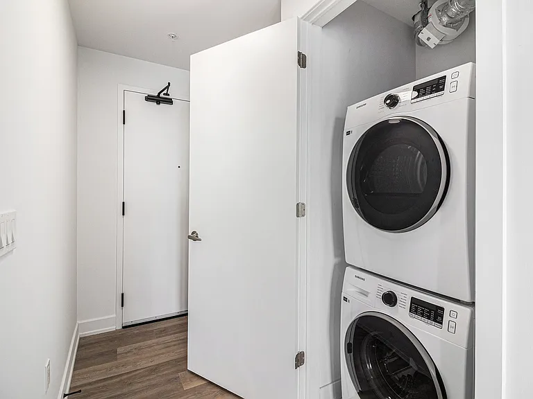 280 Montgomery St — Photo 21