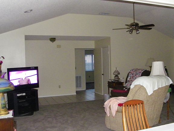 3rd image of 16502 Round Oak Dr