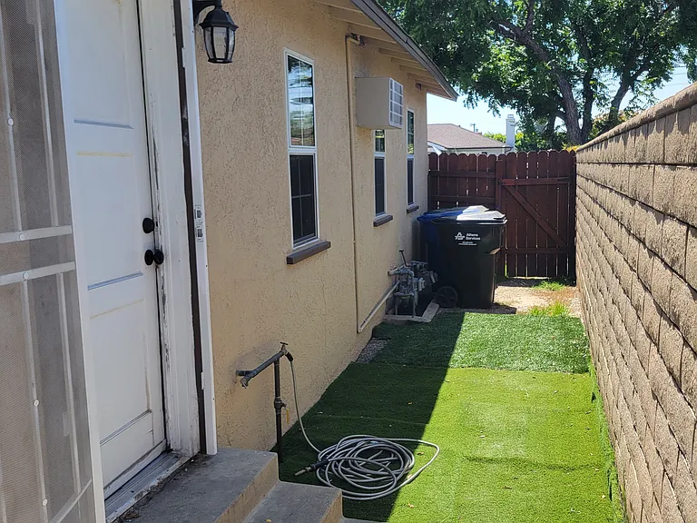 N Soldano Ave — Photo 24